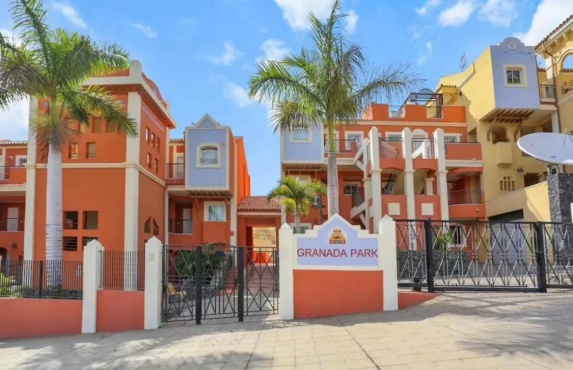 Royal Palace- Granada Park Arona  Apartment